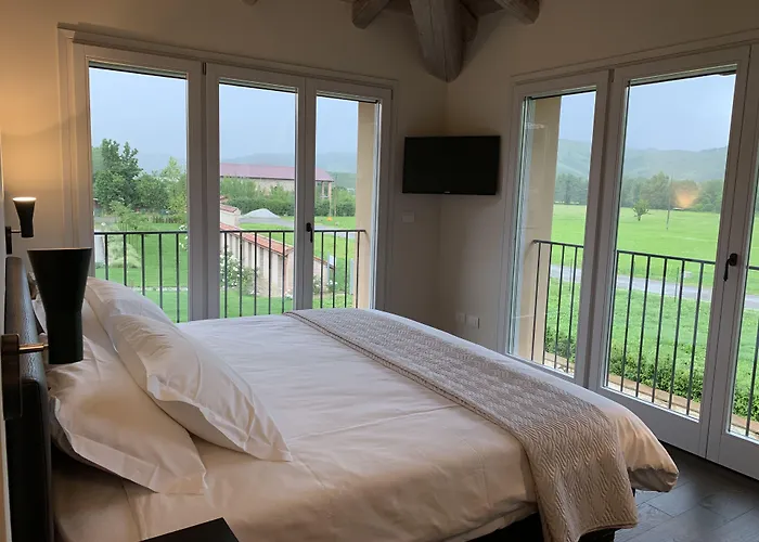 Palazzo De' Rossi 3* 萨索马可尼