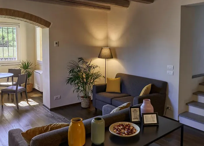 Palazzo De' Rossi 3*