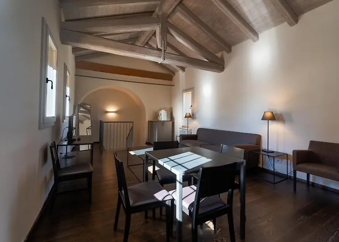 Palazzo De' Rossi 萨索马可尼