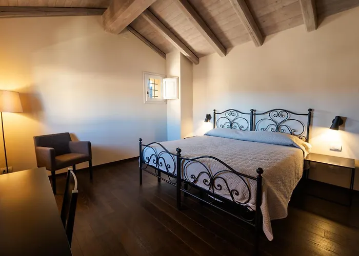 Palazzo De' Rossi 萨索马可尼