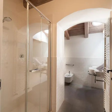 Palazzo De' Rossi 3* 萨索马可尼